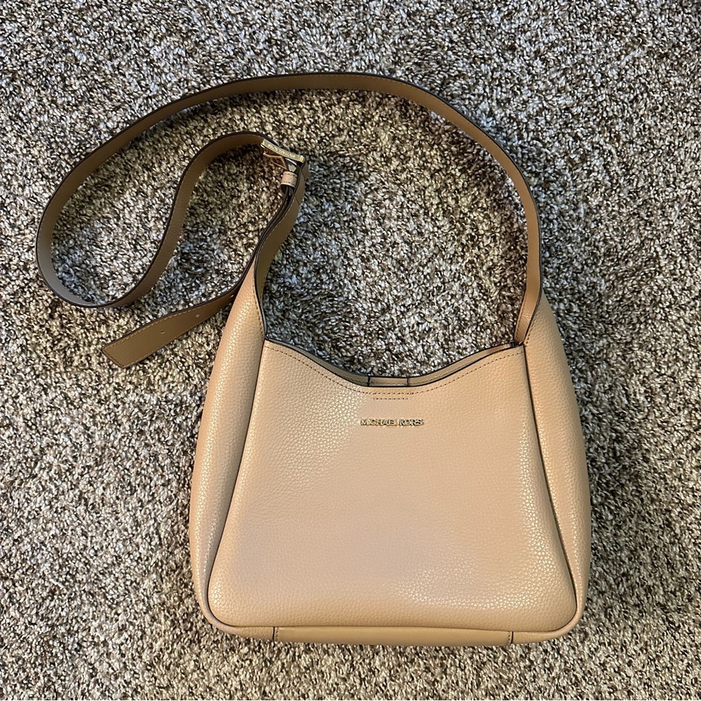 Leather Michael kors purse